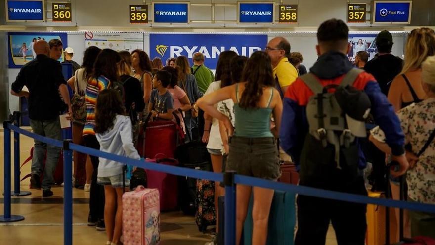 Ryanair cobrará el equipaje de mano a partir de noviembre