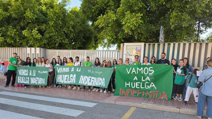 Docentes de Orihuela se plantan ante la reducción de profesores, ratios más elevadas y menos recursos