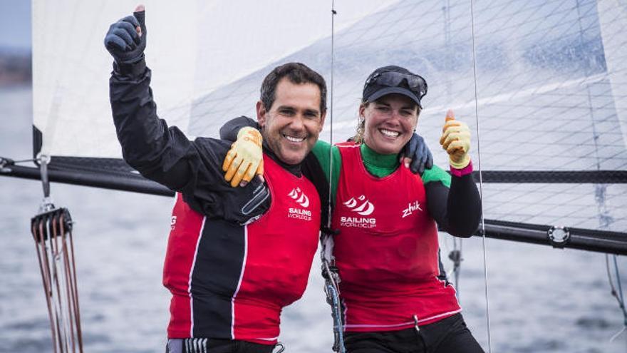 Fernando Echávarri y Tara Pacheco, el día que lograron su clasificación para Río 2016 en Hyères.