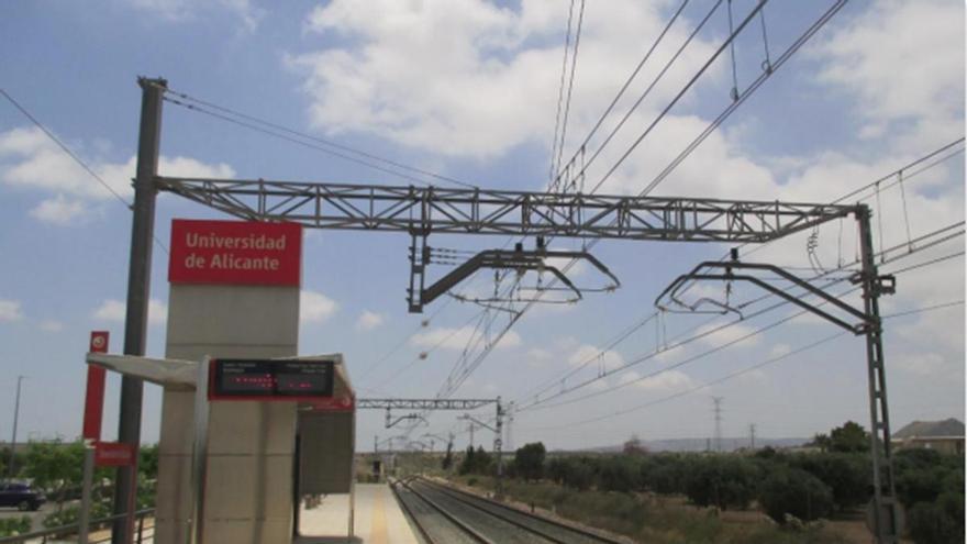 Puente insiste en que en 2027 estará construido el Corredor Mediterráneo desde Almería