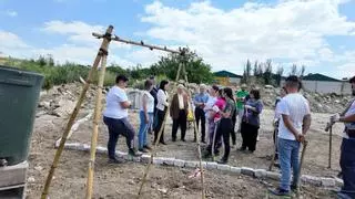 La rehabilitación del cortijo del Donadío de Santaella da empleo a quince jóvenes de la localidad