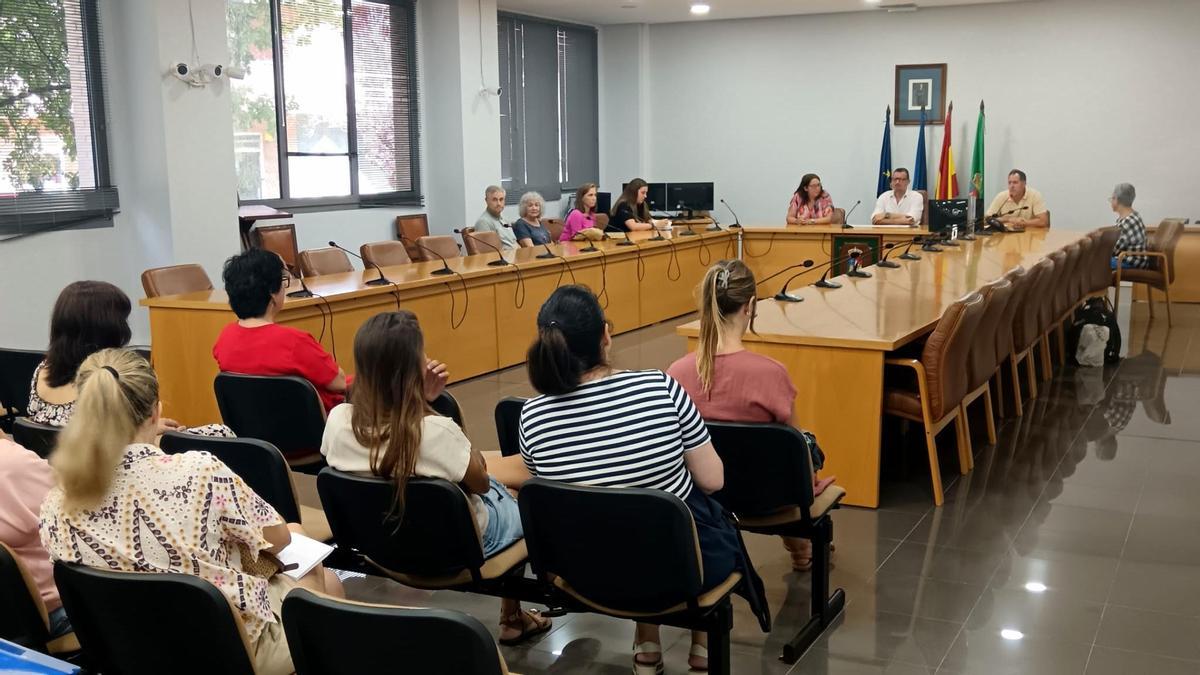 Más de 400 aspirantes para 34 plazas: Castrillón arranca su plan de empleo con un éxito masivo de solicitudes