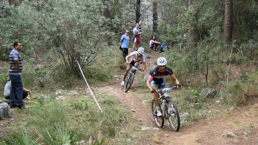 Coín tiene más de 50 kilómetros de senderos donde practicar todo tipo de deportes como el ciclismo.