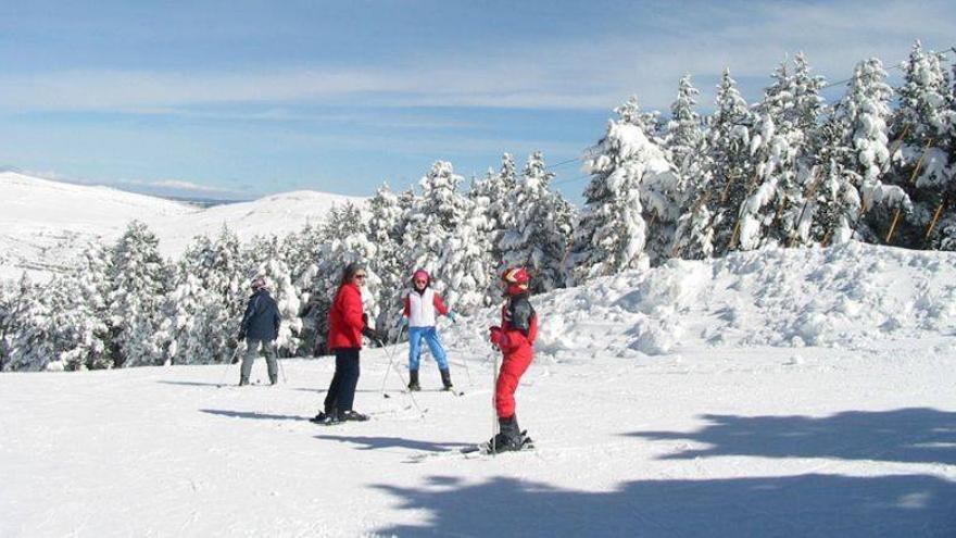 Las nevadas propician un buen fin de semana en las estaciones