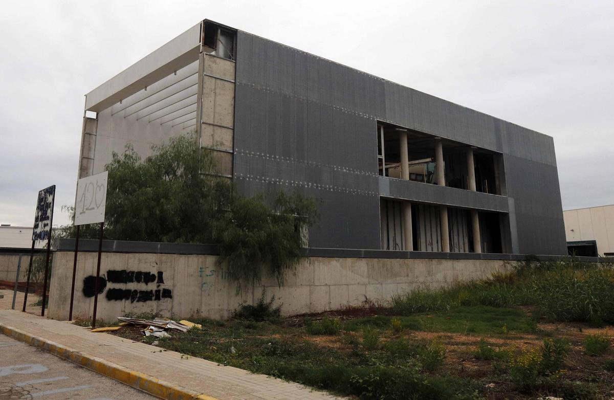 Estructura del Centre Jove que ha permanecido durante años inacabada.