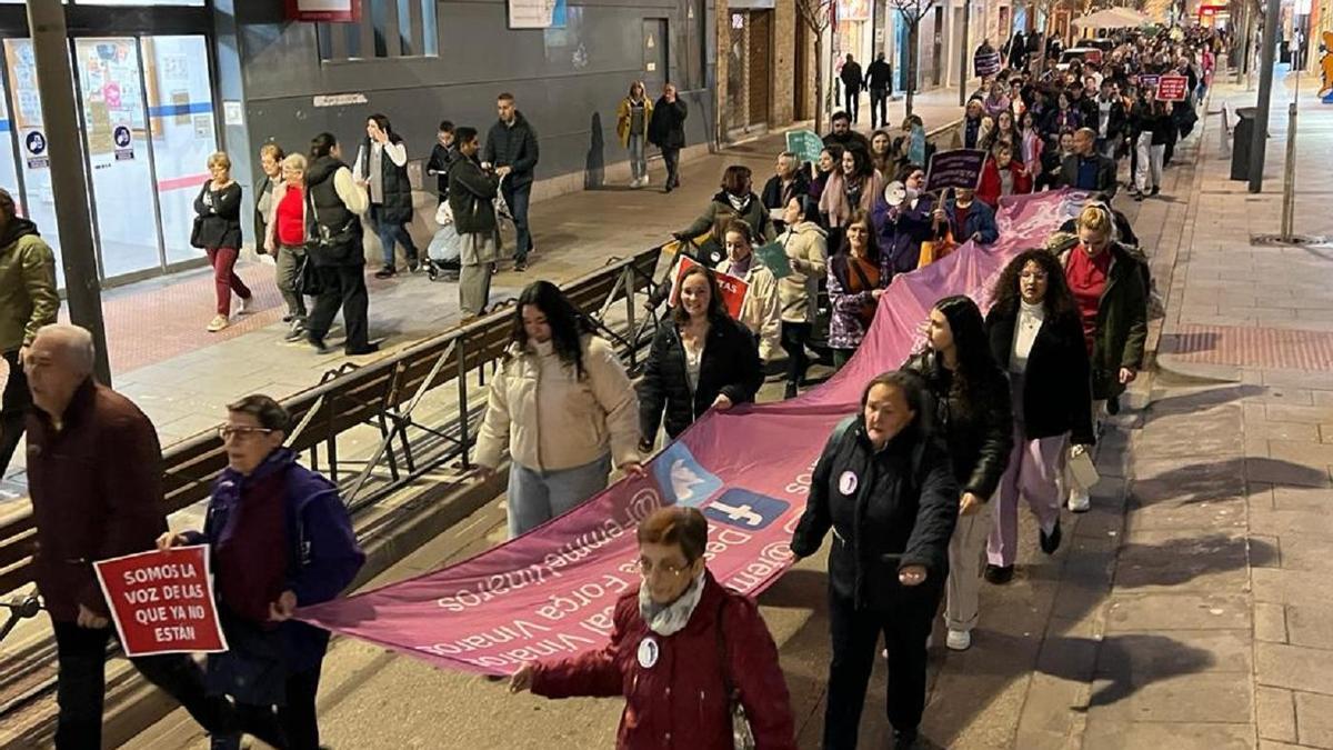 La abstención de Vox y el voto en contra de PSOE y Compromís impiden ...