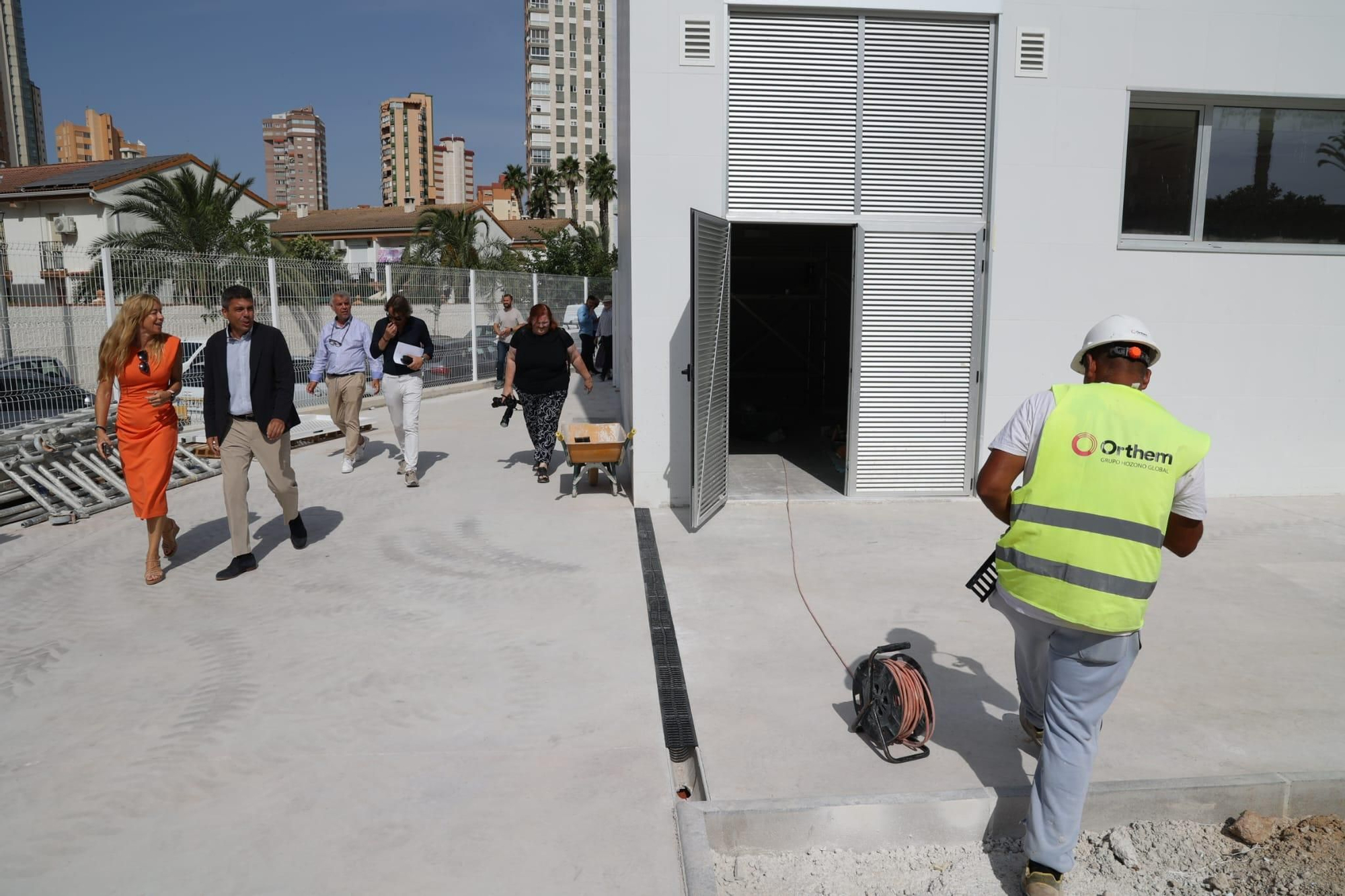 Visita de Mazón al centro de salud Rincón de Loix en Benidorm