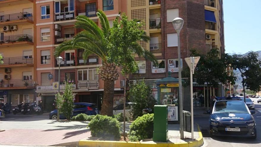 Muere el hombre que tomó salfumán tras acuchillar a su expareja y exsuegra en Dénia