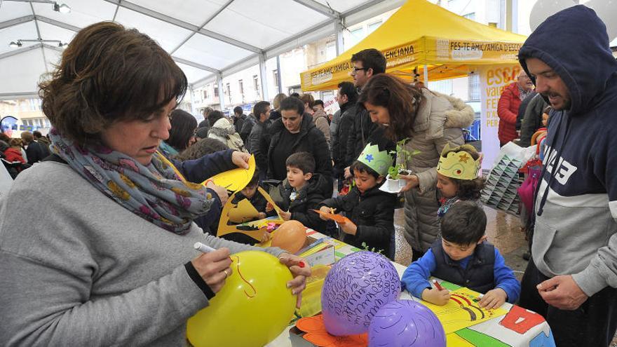 Cuarenta colegios se congregan en Santa Pola para promover el valenciano