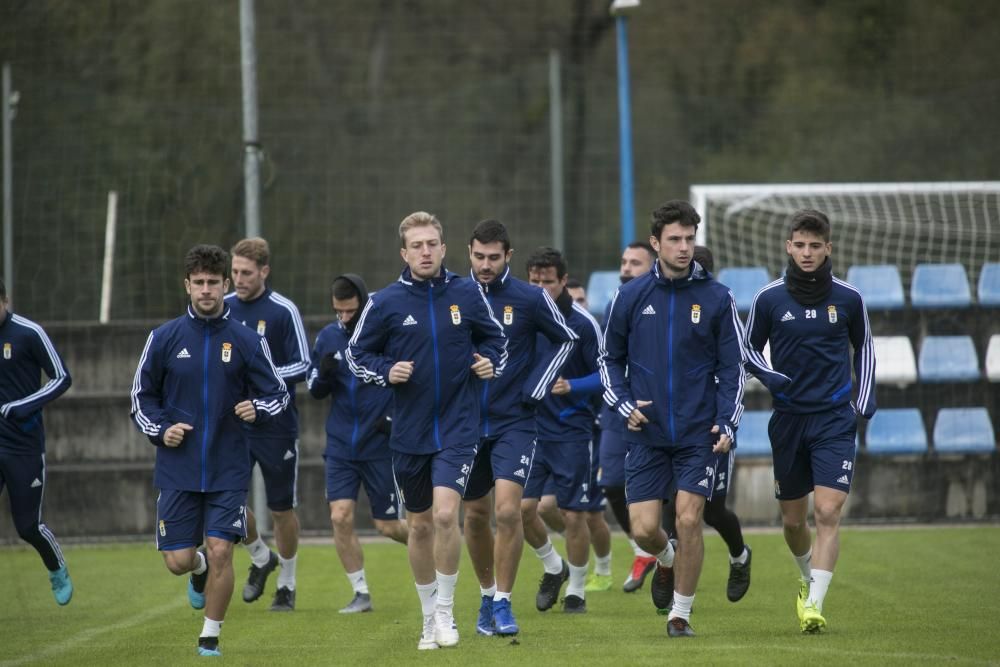 Primer entrenamiento del Real Oviedo después del derbi