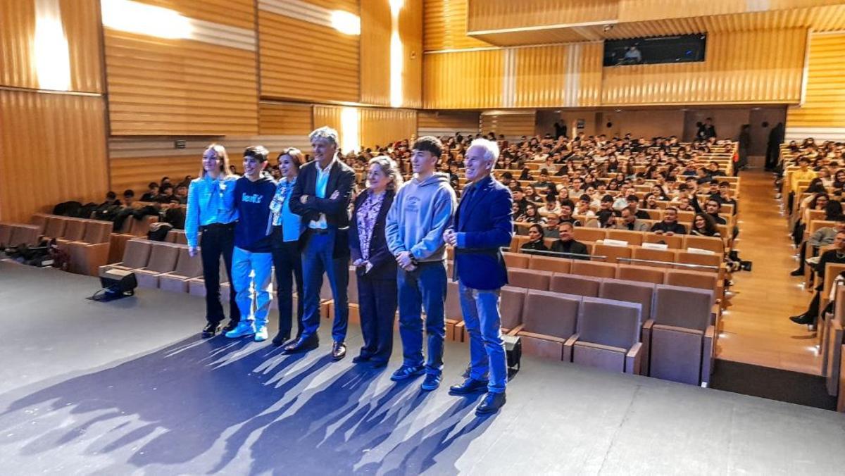 El teatro Ramos Carrión se llenó de escolares