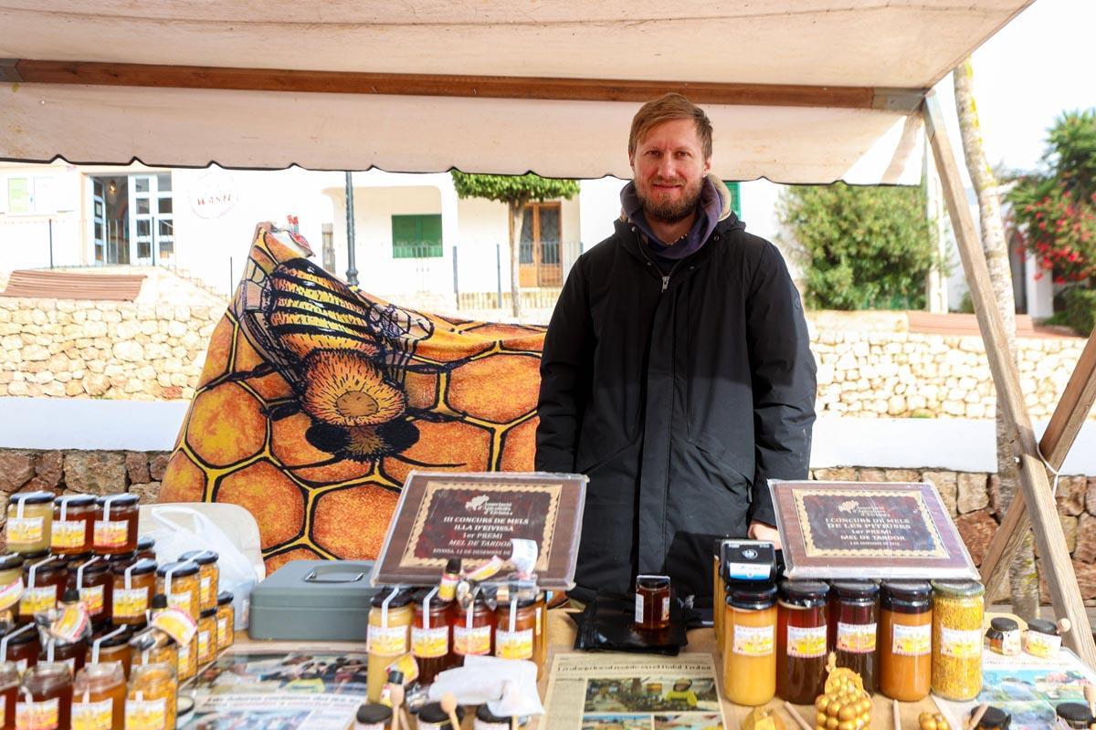 JPEG/260103DIB_Toni Escob (229320842)