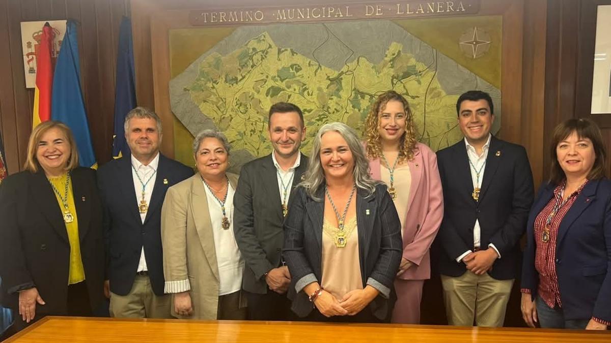 Por la izquierda, Montse Alonso, José Antonio González, María Pilar Fernández, David del Pozo, Eva María Pérez, Beatriz Ruiz, Nicolás Fernández y Susana García.