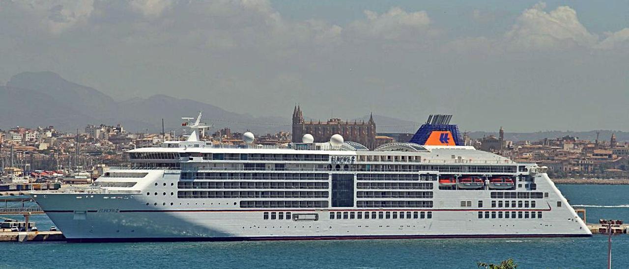 El buque ‘Europa 2’, en una anterior visita al puerto de Palma.