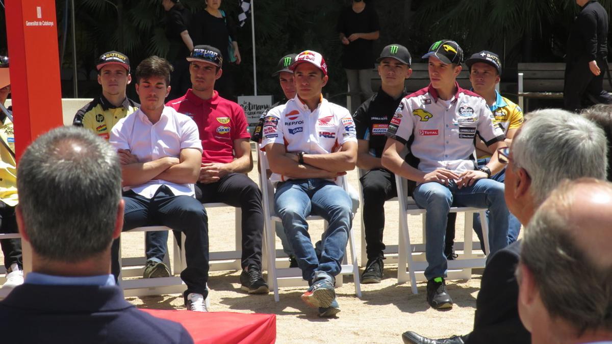 Maverick Viñales, Marc y Àlex Márquez, encabezaron la representación de los pilotos en la presentación del Gran Premio de Catalunya.