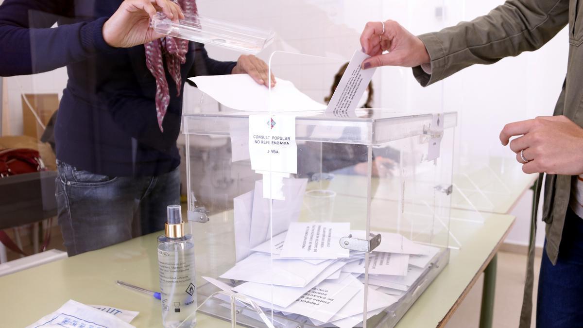 L&#039;urna de votació de la consulta popular de Jorba, el 24 d&#039;octubre