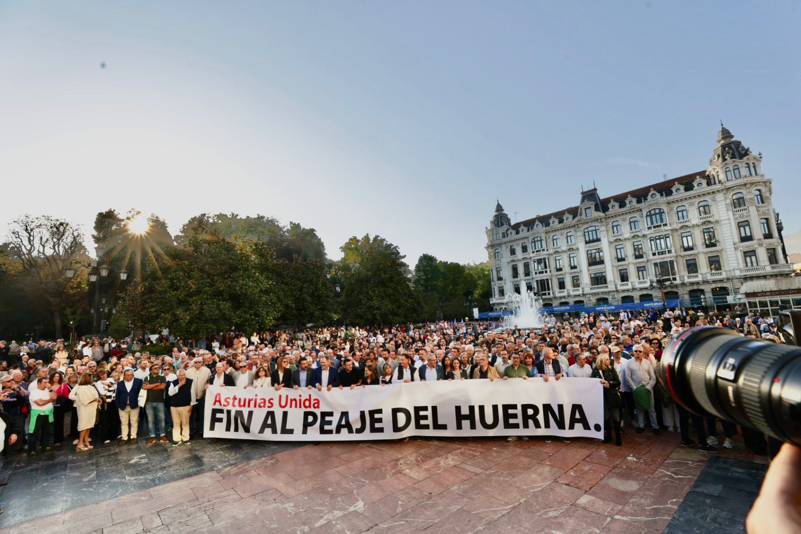 EN IMÁGENES: así fue la gran movilización contra el peaje del Huerna en Asturias