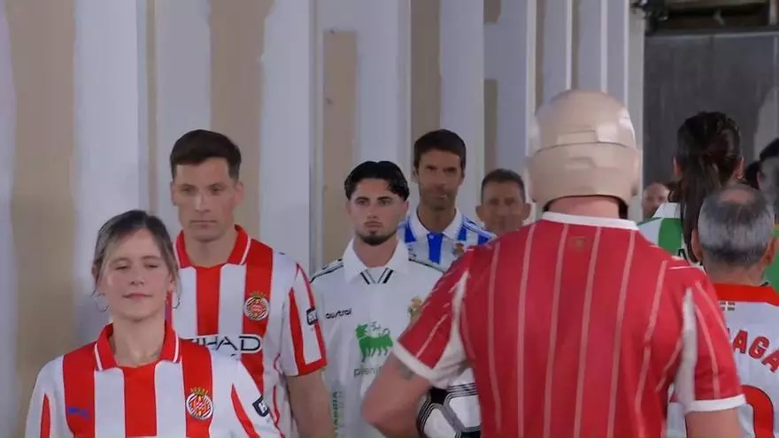El desfile de LaLiga para la jornada de camisetas retro en homenaje a sus equipos históricos