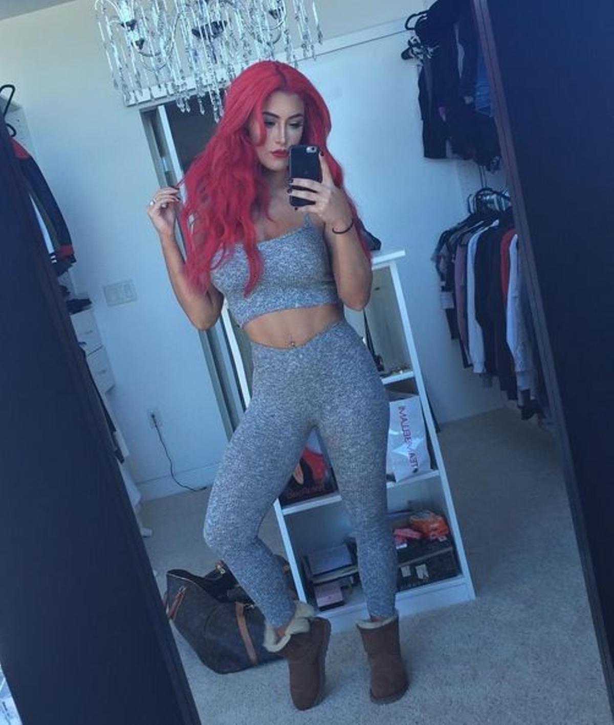 Natalie Eva Marie en pleno entrenamiento