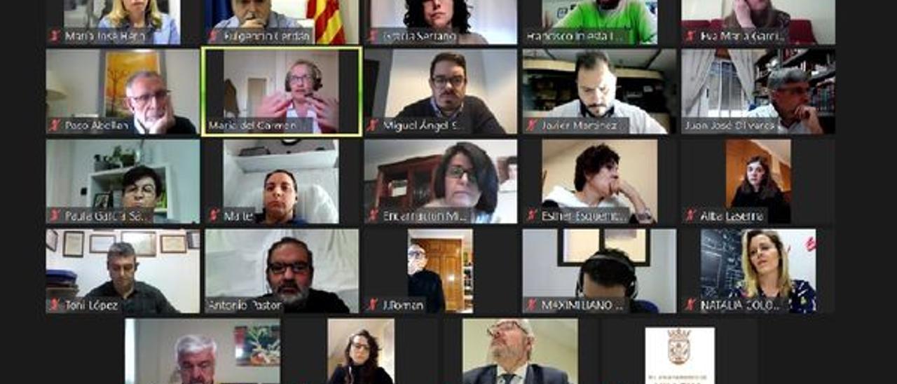 Un momento del pleno telemático del presupuesto municipal de Villena de 2021.