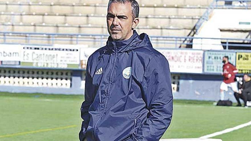 Toni Amor, en su etapa de entrenador en el UD Ibiza.