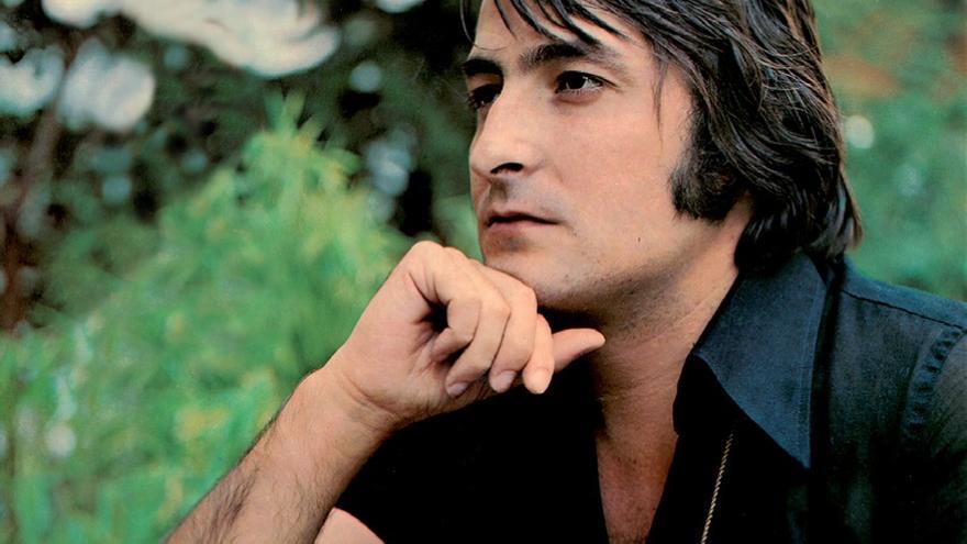 “Un beso y una flor” de Nino Bravo vuelve a las listas de éxitos 54 años después
