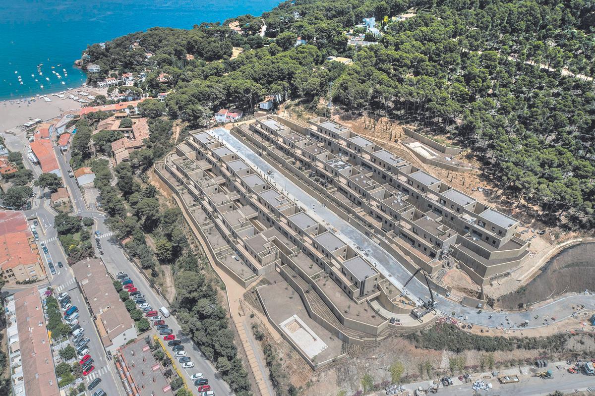 Una urbanització en construcció a Begur