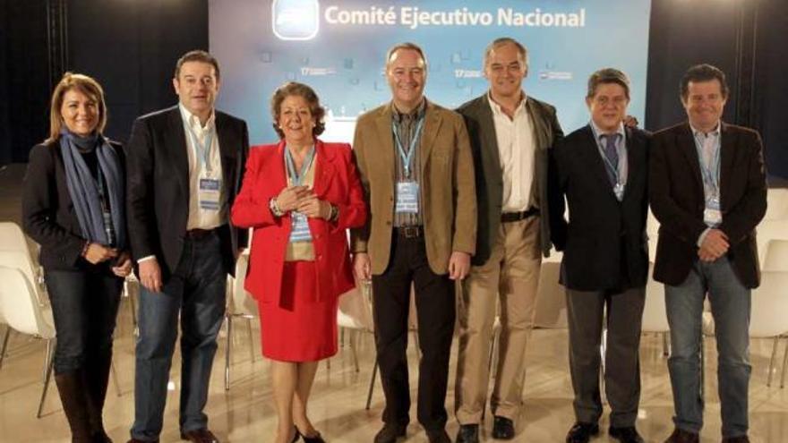 El presidente de la Generalitat, Alberto Fabra, junto al resto de miembros de la Comunidad de la ejecutiva del PP.