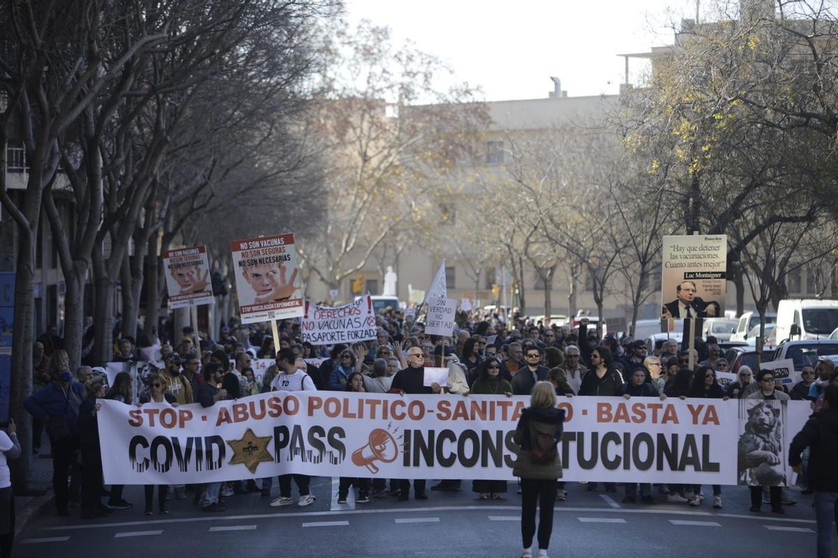 La manifestación de Baleares Acción el 29 de enero recorrió Palma con la pancarta de cabecera contra el certificado covid.