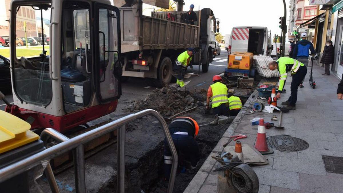 Corte de agua en Calvo Sotelo por una tubería rota | VÍCTOR ECHAVE