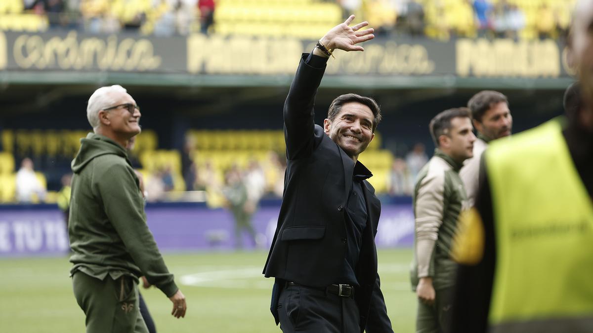 El entrenador del Villarreal Marcelino García Toral se despide en el estadio de La Cerámica