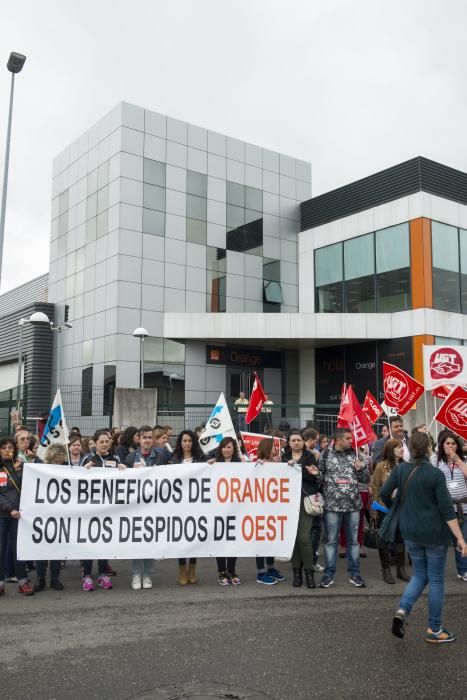 Concentración de los empleados de Orange en la sede del polígono Espíritu Santo