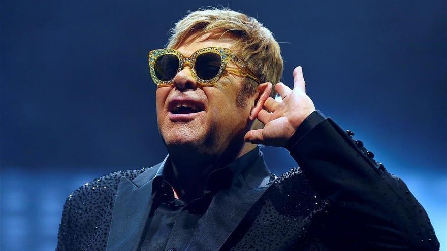 Elton John pospone a 2021 su gira europea y sus conciertos en Barcelona