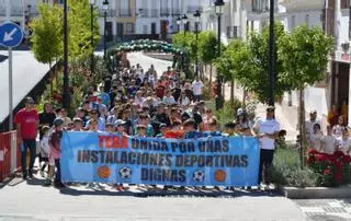 Protesta vecinal en Teba por unas instalaciones deportivas «dignas»