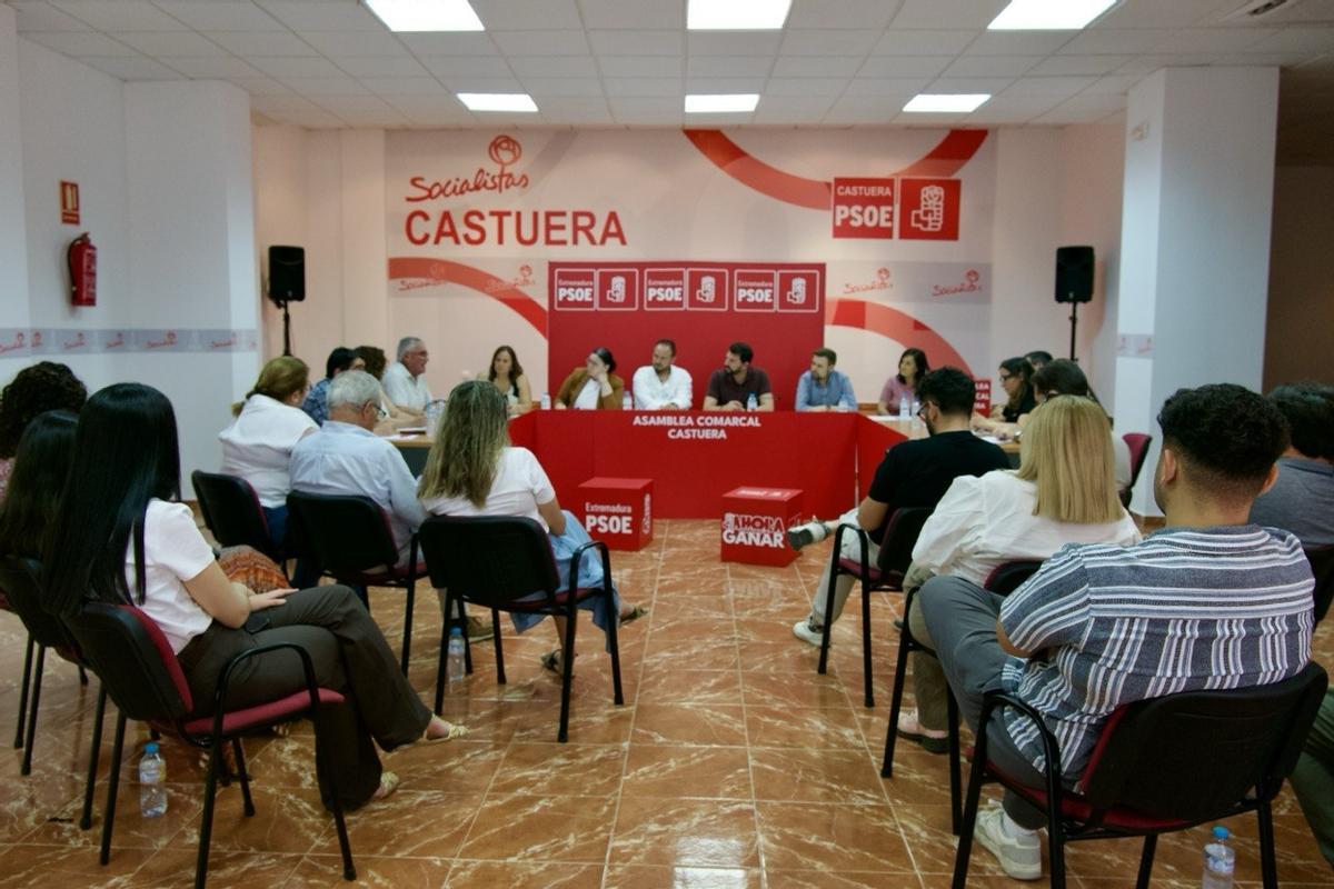 Álvaro Sánchez Cotrina participa en la Asamblea Comarcal del PSOE en Castuera.
