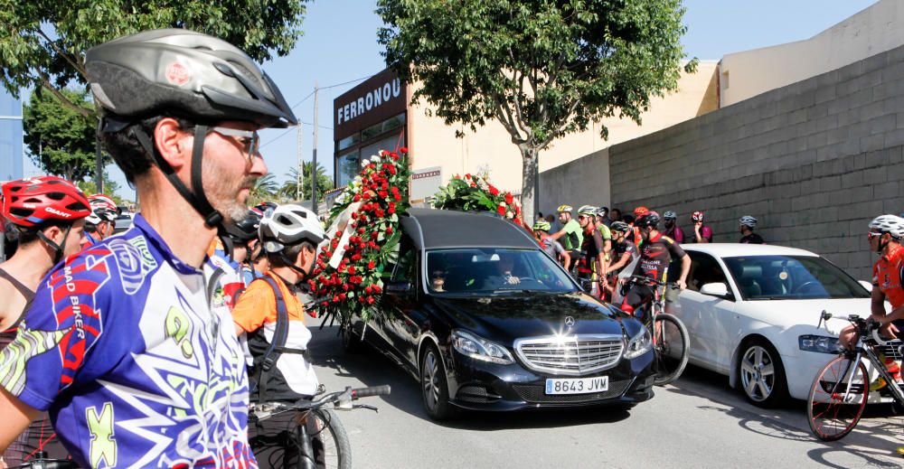 Entierro del ciclista atropellado en Oliva