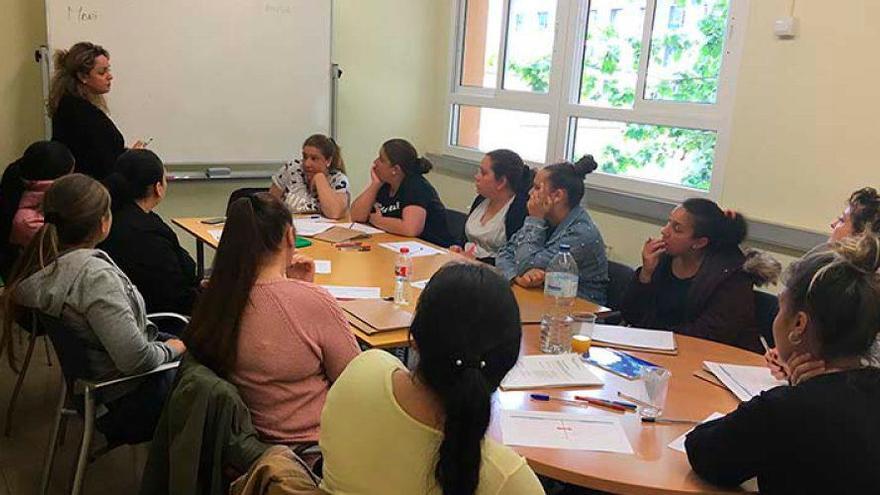 Cuarenta y cinco mujeres loreñas participan en programas del Instituto Romanò para la atención a la mujer rural