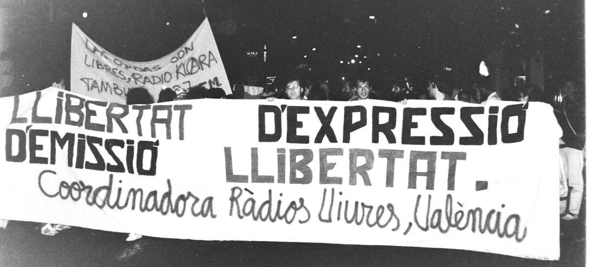 Manifestación contra el cierre de Radio Klara.