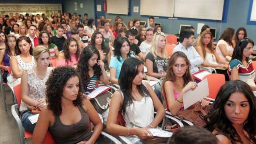 Los alumnos, durante la jornada de bienvenida.