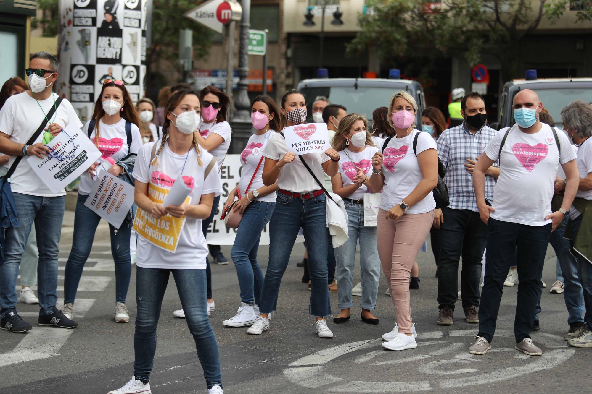 Protesta en València contra el "desmantelamiento" de los SPES y reclama "diálogo" a Educación