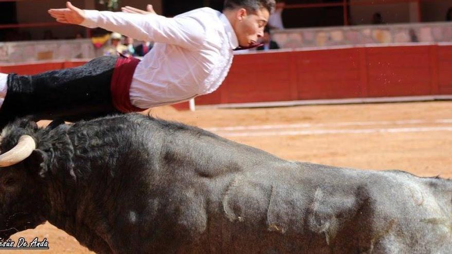 El recortador, durante la corrida.