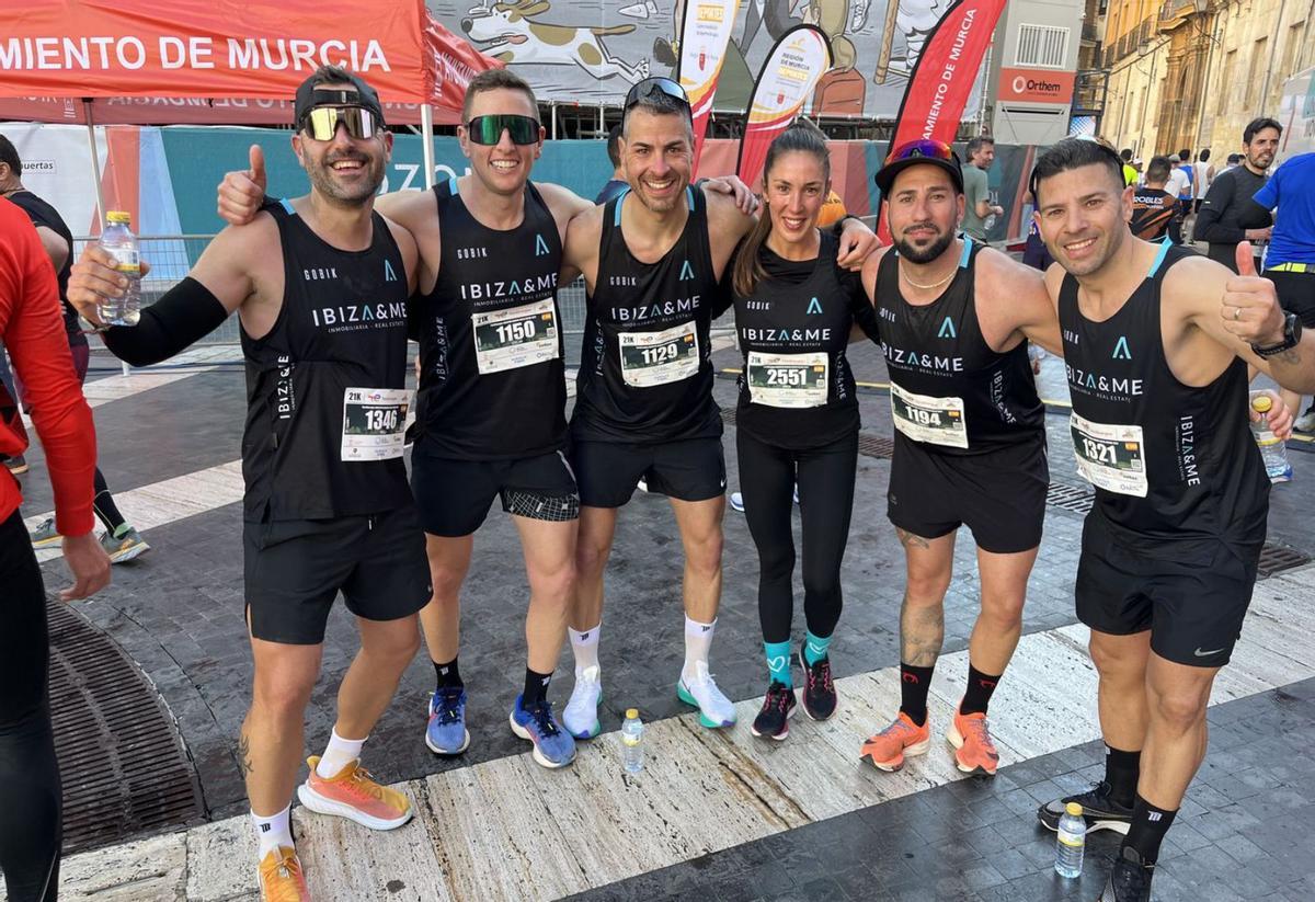 Un grupo de amigos de Ibiza que se reunieron en Murcia para hacer deporte. | L.O.