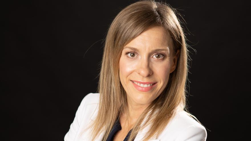 Paula Encabo, directora de Recursos Humanos de Grupo IQE, asegura que en la empresa la incorporación de personal cualificado potencia la innovación.