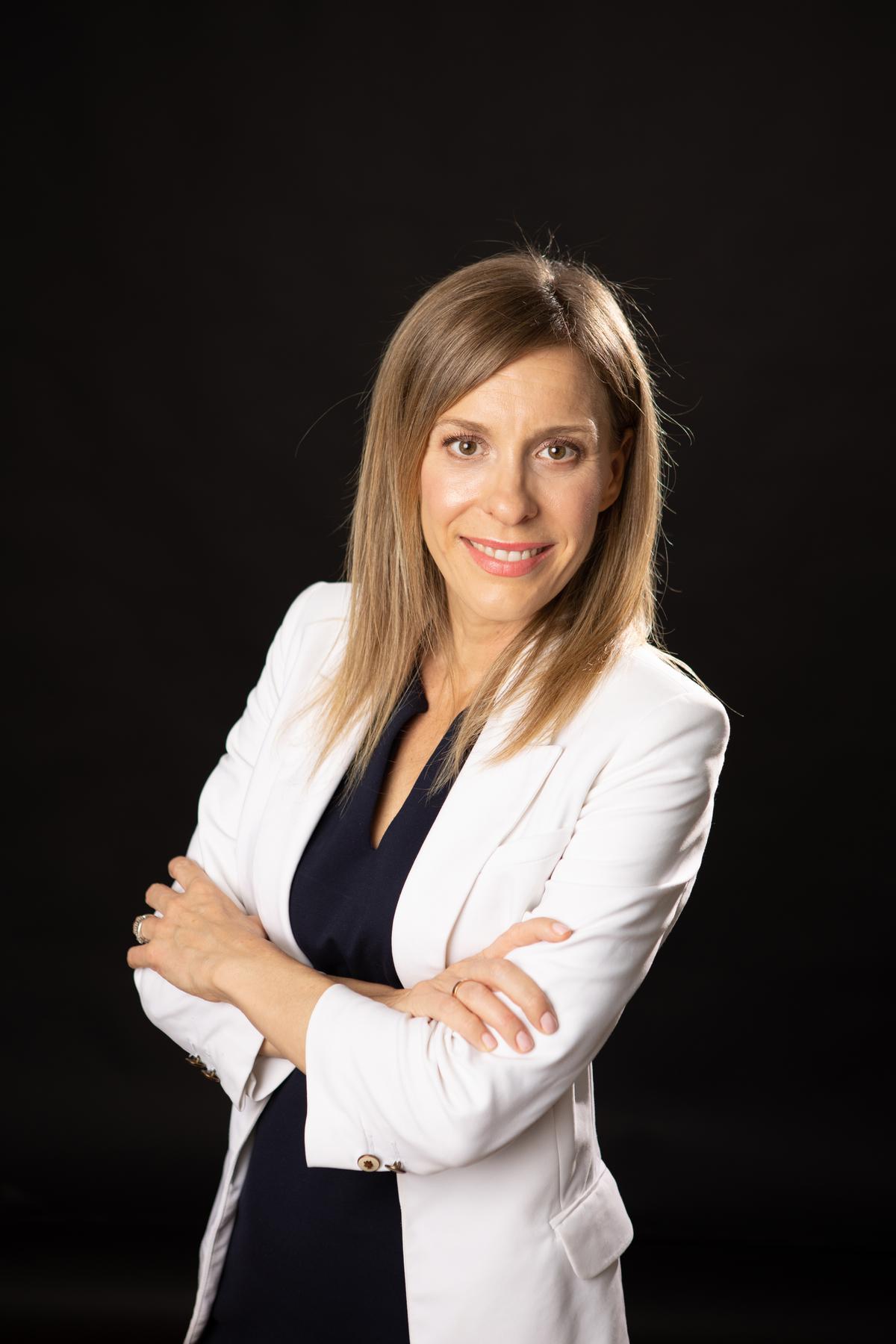 Paula Encabo, directora de Recursos Humanos de Grupo IQE, asegura que en la empresa la incorporación de personal cualificado potencia la innovación.