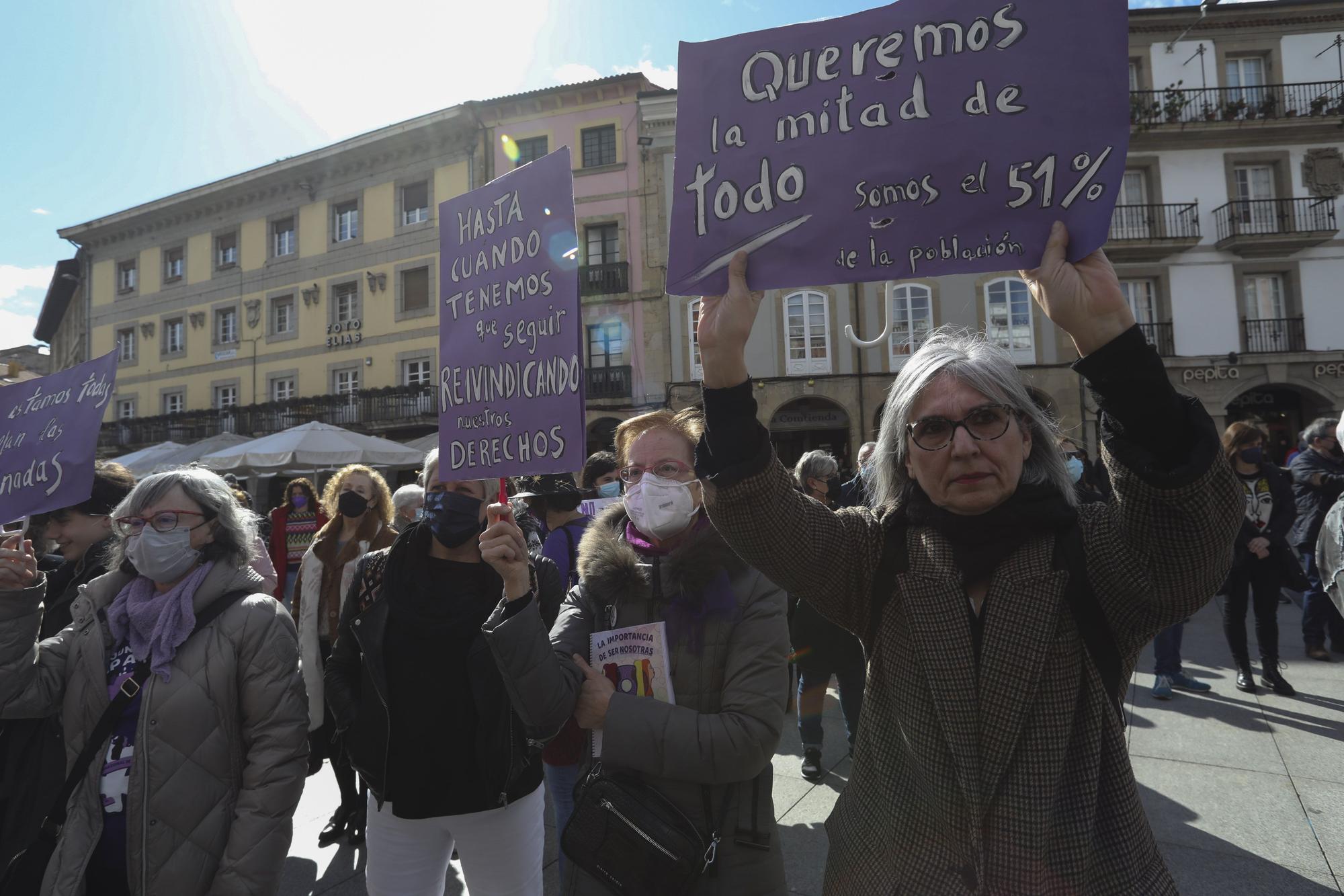 EN IMÁGENES: Así se vivió el Día de la Mujer (8M) en Avilés