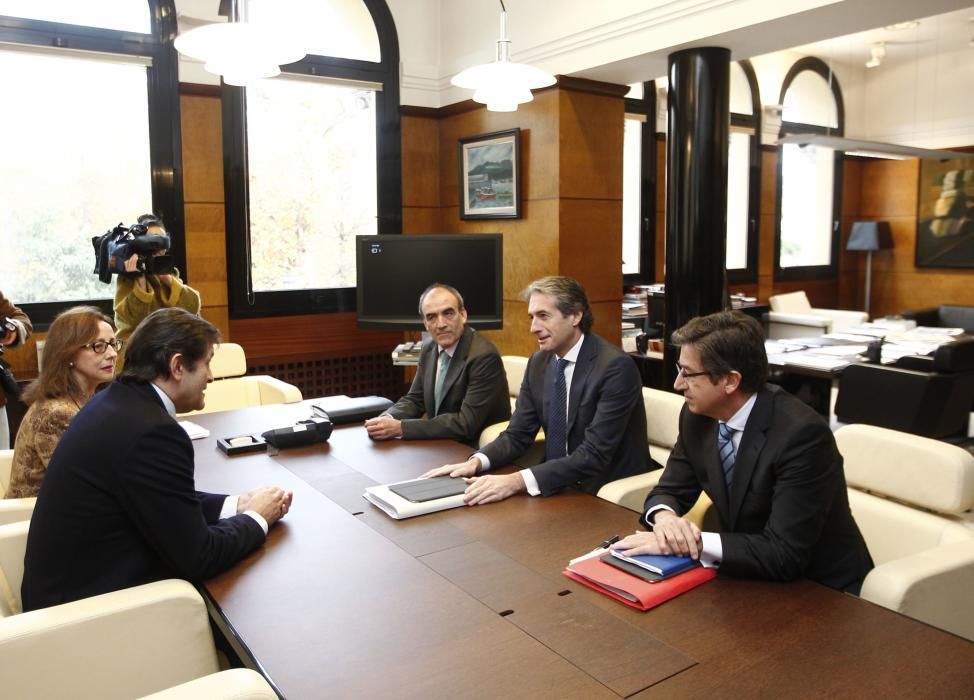 Reunión de Javier Fernández con el ministro de Fomento, Íñigo de la Serna