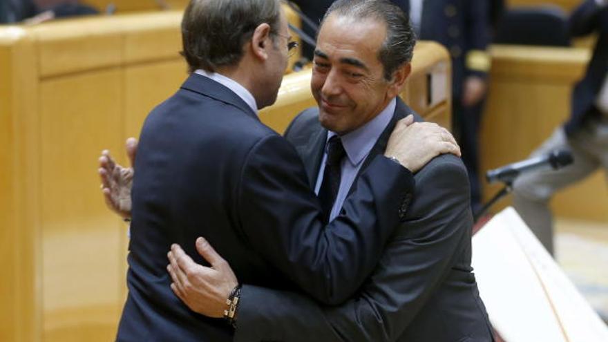 María Luisa Carcedo y Fernando Goñi toman posesión como senadores