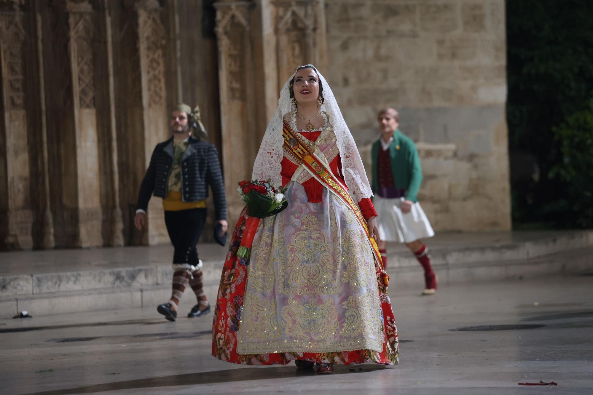 Búscate en el primer día de la Ofrenda en la calle San Vicente entre las 22 y las 23 horas