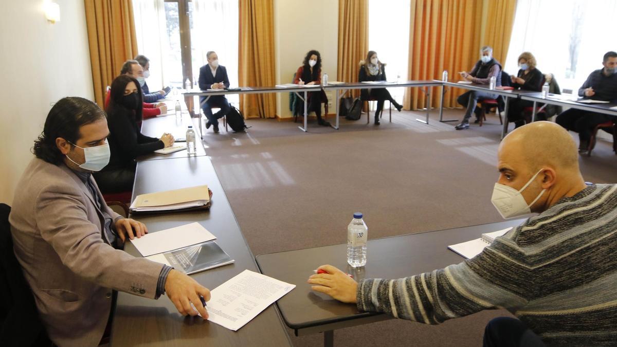 Una de las últimas reuniones para negociar el convenio.
