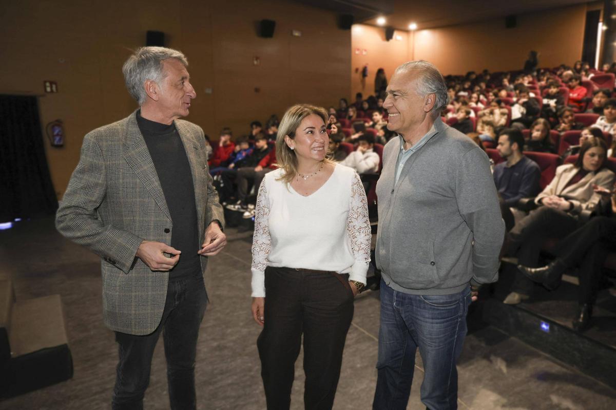 La madre de Marta Calvo imparte charlas al alumnado de ESO y Bachillerato para concienciarles sobre la utilidad de la geolocalización